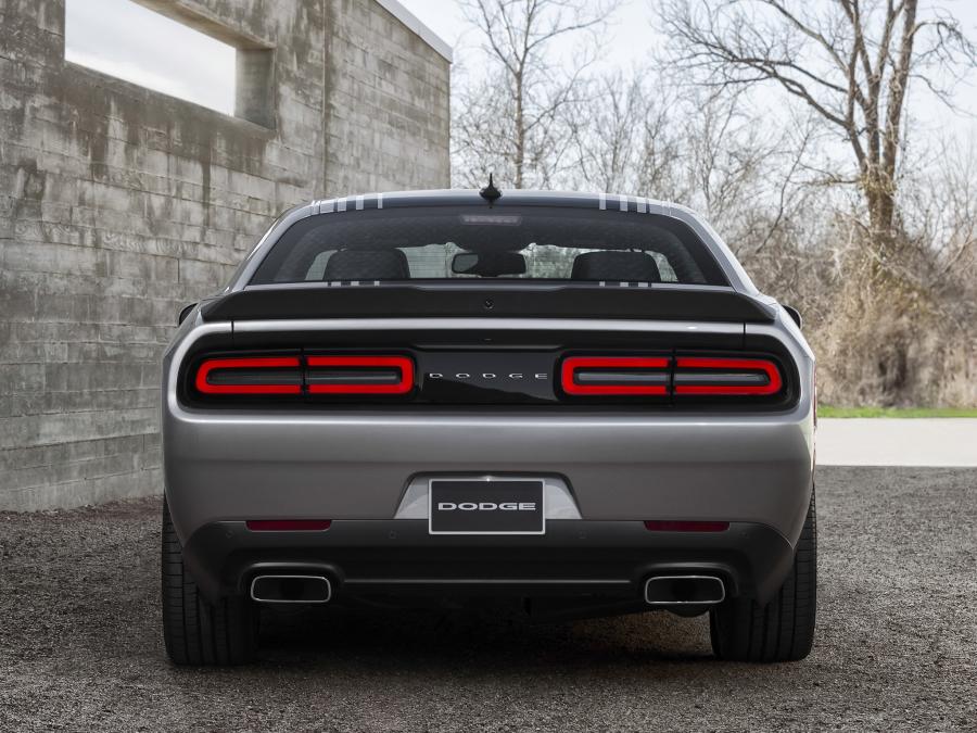  Dodge Challenger 392 Hemi Scat Pack Shaker 2015 года  (фото 42 из 51)